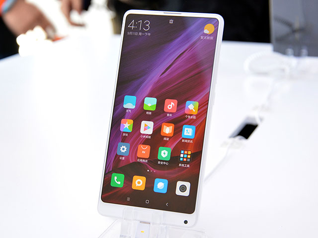 CHÍNH THỨC: Xiaomi Mi MIX 2 vỏ gốm nguyên khối lên kệ tại Việt Nam