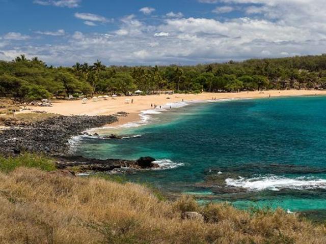 Tài chính - Bất động sản - Thú "chơi ngông" của tỷ phú: Chi 300 triệu USD mua đảo ở Hawaii làm "của riêng"