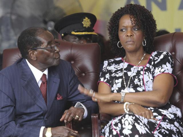 Thế giới - Hai người vợ tạo nên cuộc đời tổng thống Zimbabwe