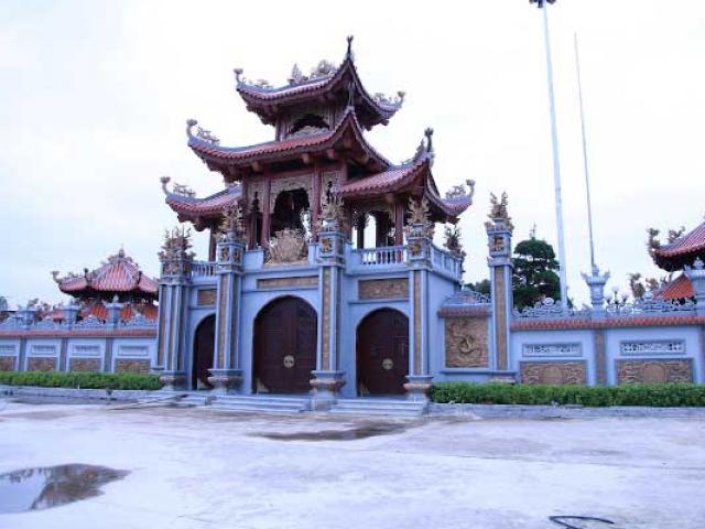 Tin tức trong ngày - Có gì bên trong ngôi nhà thờ họ dát vàng trị giá trăm tỷ đồng?