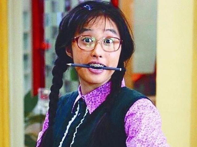 Phim - Ai ngờ "Cô gái xấu xí" đời thực nóng bỏng thế này