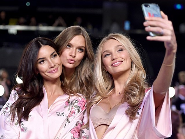 Làm đẹp - Thiên thần nội y có còn xinh đẹp hoàn mỹ khi trút bỏ "mặt giả"?