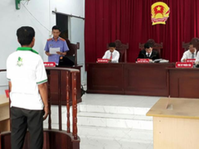 Pháp luật - Bắt 1 con gà về nấu cháo, "xơi" 6 tháng tù