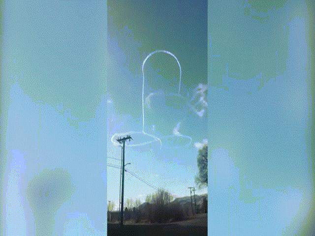 Thế giới - Video phi công hải quân Mỹ “vẽ bậy” trên trời gây phẫn nộ