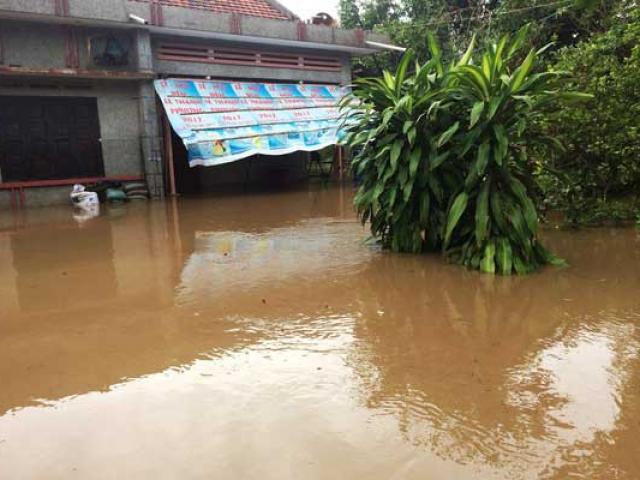 Phú Yên: Nước sông đột ngột lên cao, 1 người bị cuốn trôi