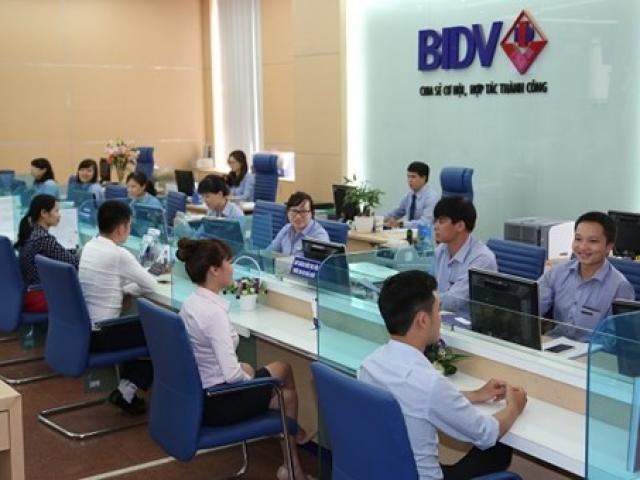 Tài chính - Bất động sản - Động thái lạ trong lãi suất huy động của "ông lớn" ngân hàng