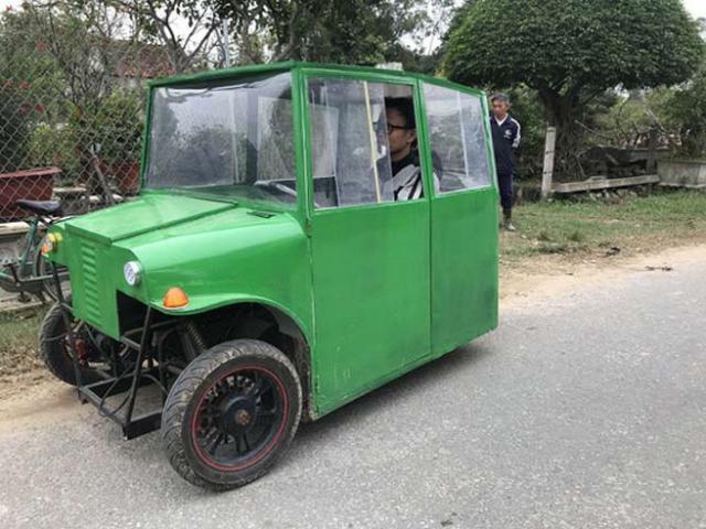 Cha tự chế ”xế hộp” chạy điện để chở con đi học