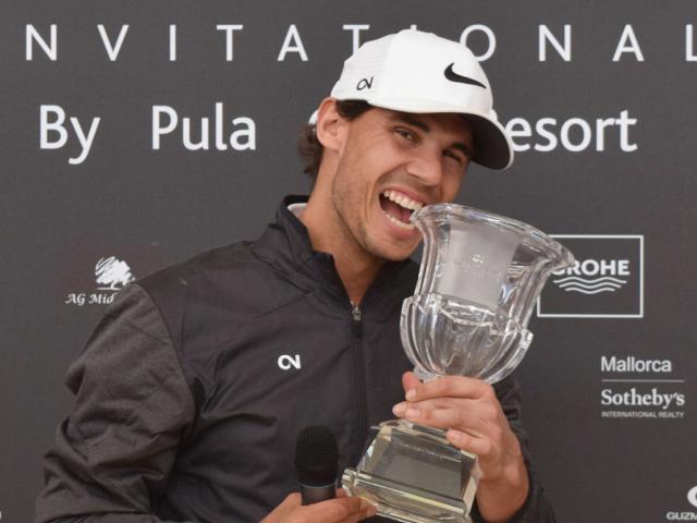 Tennis 24/7: Nadal vô địch… đánh golf, hẹn đấu Djokovic dịp tất niên