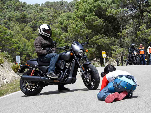 Thế giới xe - Xem những người "thổi hồn" cho các bức ảnh mô tô chuyên nghiệp