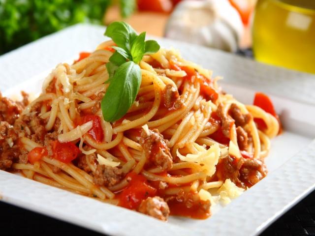 Cách làm spaghetti sốt thịt bằm đơn giản và ngon nhất