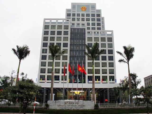 Tin tức trong ngày - 7 thí sinh nữ dự thi tuyển Vụ phó Bộ Nội vụ