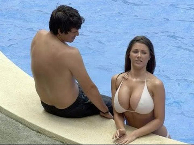 Tranh vui - Chị em ái ngại với các "soái ca" phiên bản lỗi