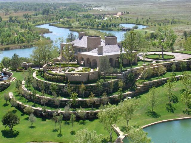 Tài chính - Bất động sản - Choáng với trang trại hoành tráng của tỷ phú già, rao bán mãi chưa ai mua vì quá đẳt