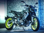 Thế giới xe - Yamaha MT-09 2017 đối đầu Kawasaki Z900: &quot;Mèo nào cắn mỉu nào&quot;