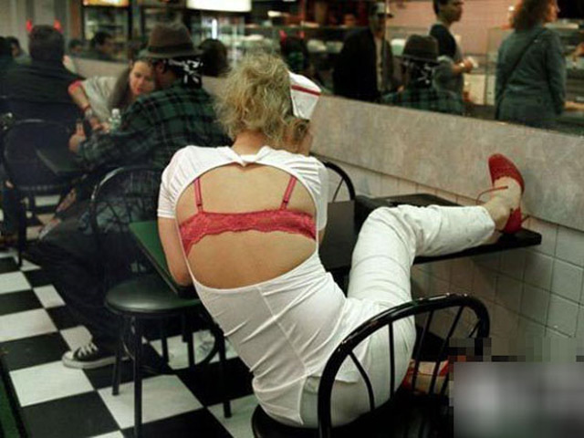 Tranh vui - Ngỡ ngàng với loạt ảnh khó đỡ của "phái yếu"