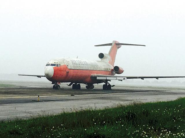 Xin máy bay Boeing 727-200 bị bỏ quên ở Nội Bài làm... giáo cụ