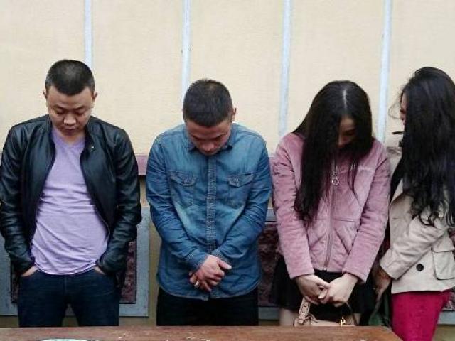 Pháp luật - Bắt tại trận 2 nữ, 3 nam “phê” thuốc lắc trong nhà nghỉ