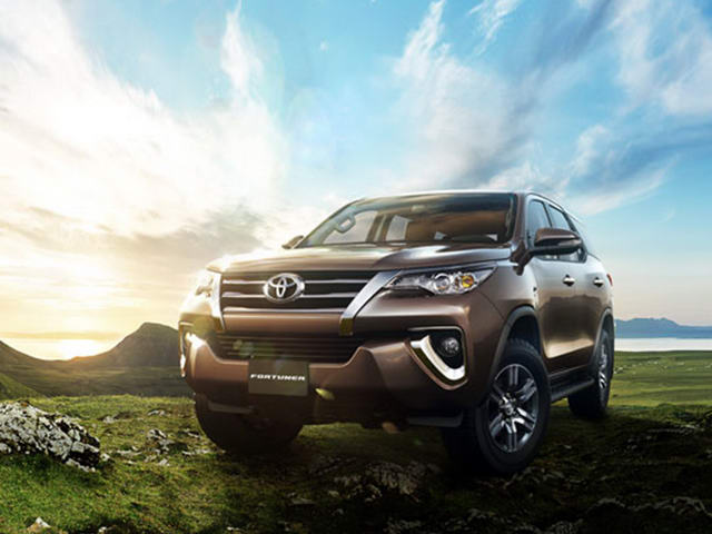 Tư vấn - Quá ăn khách, Fortuner tăng giá khi khan hàng