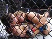 Thể thao - Người đẹp UFC bị “tai nạn nhạy cảm”: Không mê võ chỉ mê tiền?