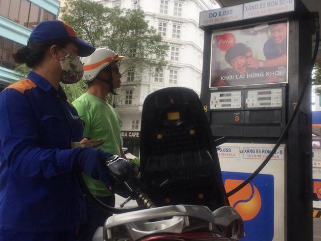 Thị trường - Tiêu dùng - Không dời ngày khai tử xăng A92 trên cả nước