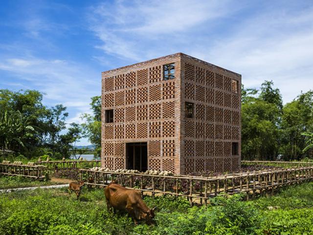 Tài chính - Bất động sản - Kiệt tác kiến trúc bên sông Thu Bồn được báo ngoại hết lời khen