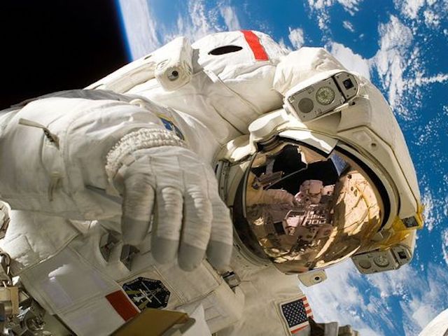 Công nghệ thông tin - Đã có cách cứu các phi hành gia "lạc trôi" trong vũ trụ