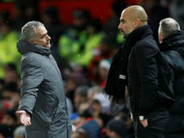 Bóng đá - MU thua derby: Mourinho xỉa xói trọng tài, "đầu hàng" Man City
