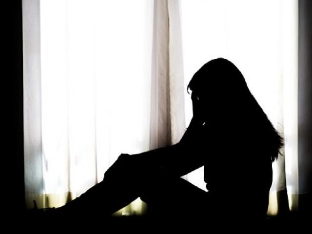 Nữ sinh Ấn Độ bị hiếp dâm, được cứu rồi bị chính ân nhân cưỡng bức