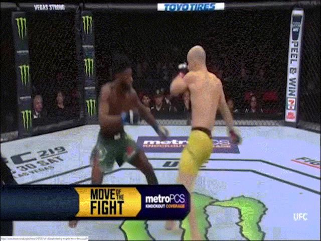 Thể thao - Hãi hùng UFC: Cú lên gối đẹp nhất năm, đối thủ "méo mồm" nhập viện