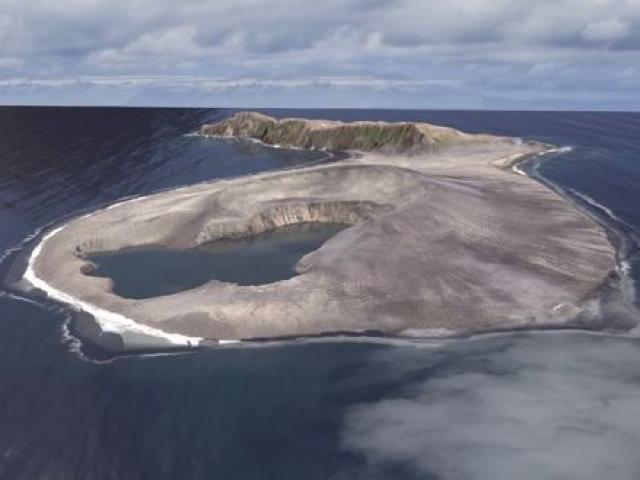 Điều ít ai ngờ về hòn đảo mới xuất hiện ở Thái Bình Dương