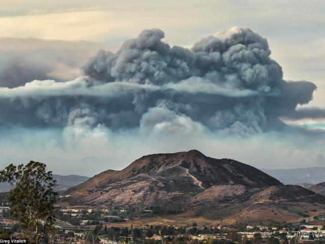 Thế giới - "Mây tận thế" cao 9km xuất hiện trên "hỏa ngục" ở Mỹ