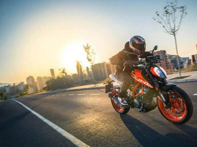 Thế giới xe - KTM Duke 390 giành giải thưởng "Chiếc xe của năm"