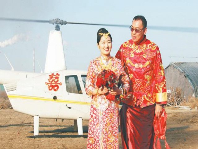 Bạn trẻ - Cuộc sống - Lý do khiến chú rể chịu chi 350 triệu để rước dâu bằng trực thăng