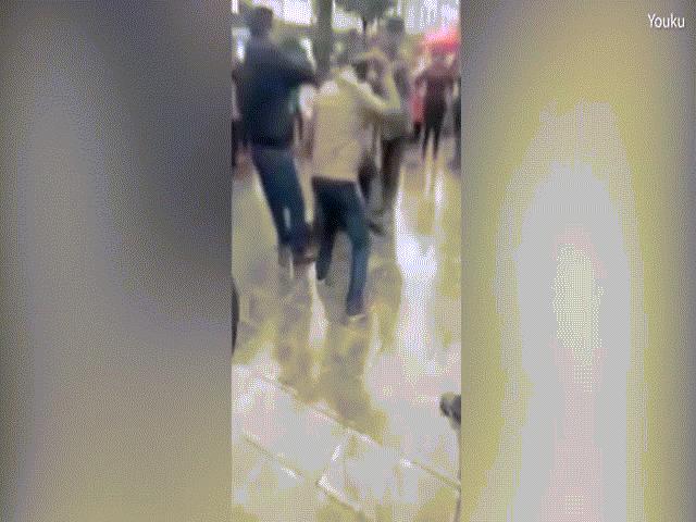 Thế giới - TQ: Đi 1.100km gặp bạn gái trên mạng, kết cục đau đớn