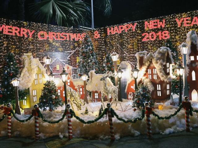 Giáng sinh ở Sài Gòn: ”Lạc lối” ở 2 khu phố nhà giàu