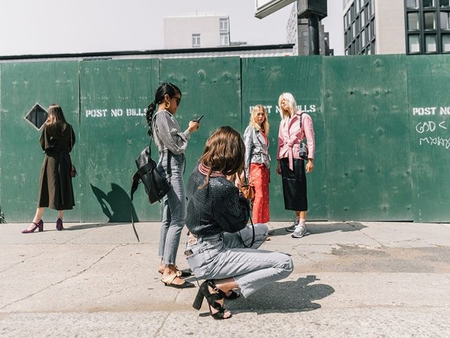 Xu hướng thời trang - Mẹo chụp ảnh “sống ảo” để chân dài như người mẫu