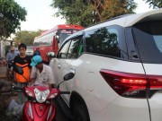 Tin tức trong ngày - Xe né trạm BOT Biên Hòa, kẹt xe kinh khủng trong đường làng