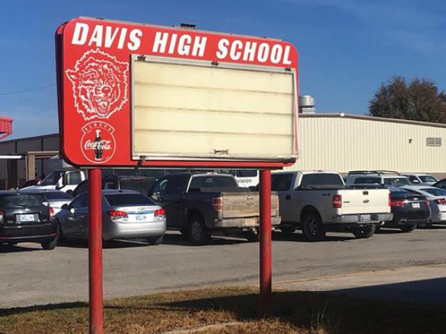 Thế giới - Mỹ: Giáo viên nữ nộp giấy xin kết hôn với nam sinh 16 tuổi