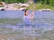 Ca nhạc - MTV - Cô gái xinh đẹp khiến Trường Giang và Nhã Phương &quot;sóng gió&quot;