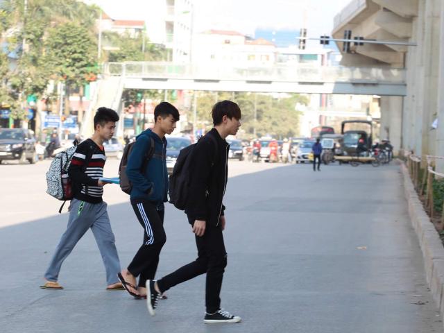 Tin tức trong ngày - Giật mình trước con số thương vong vì hành vi đi bộ sai luật