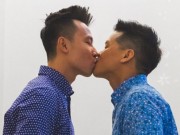 Đời sống Showbiz - Nụ hôn John Huy Trần và bạn trai Nhiệm Huỳnh đốn tim cộng đồng LGBT