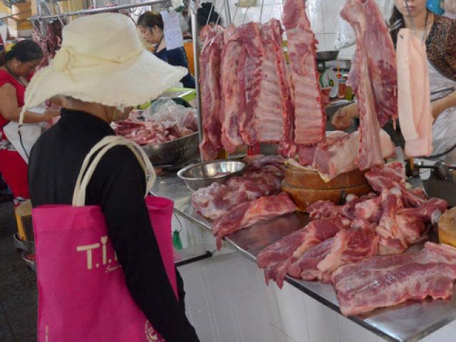 Chợ bẩn, thịt khó sạch!
