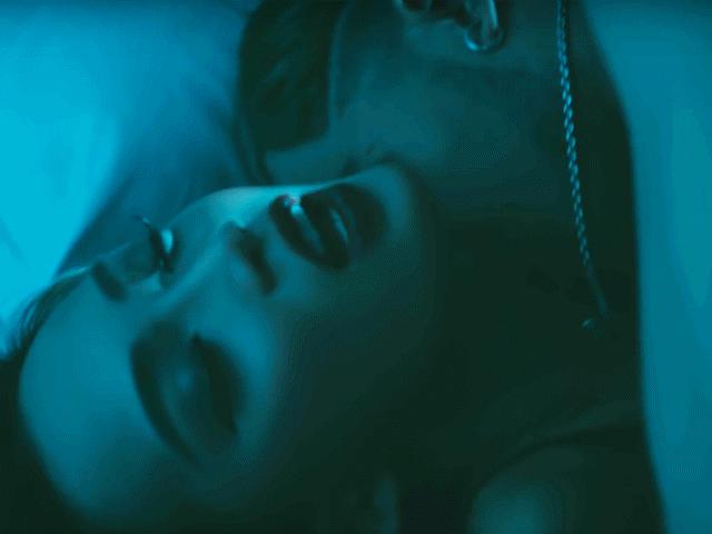 Đời sống Showbiz - DJ King Lady mất hai tiếng đồng hồ đóng cảnh nóng trong MV của Hương Tràm