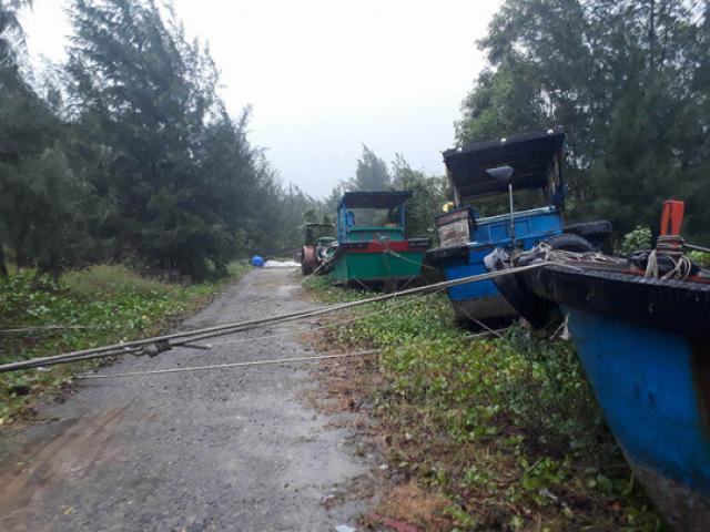 Tin tức trong ngày - CLIP: Đã có 11 tàu cá bị vỡ ở Côn Đảo vì bão số 16