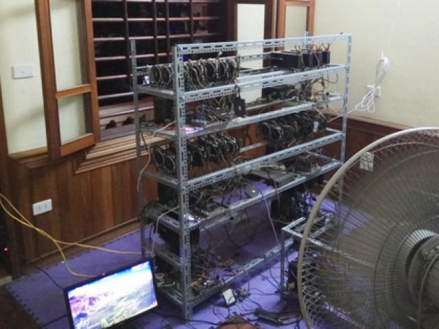 Tận mắt thấy dàn ”trâu đào” tiền ảo Bitcoin tiền tỉ ở Hà Nội