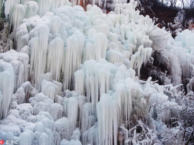 Du lịch - Ngắm thác băng nhân tạo đẹp mê hồn ở Trung Quốc