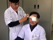 Bác sĩ bị người nhà bệnh nhân đánh gãy mũi lúc đang cấp cứu