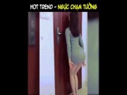 Bạn trẻ - Cuộc sống - Trào lưu ngực chạm tường của hội chị em khiến cánh mày râu phát sốt