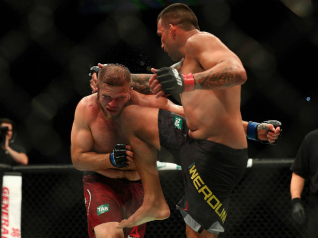 Thể thao - Tuyệt đỉnh UFC: Đòn thù lên gối, đối thủ "vỡ mồm"