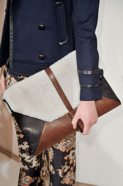 Mùa lạnh không thể thiếu túi lông xa xỉ! - 10